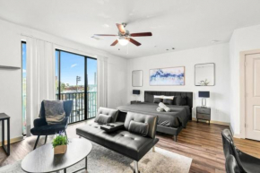 Chic Urban Living Studio with Pool Access 31